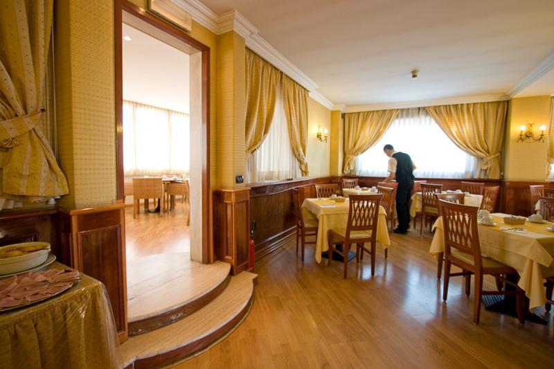 Hotel Carlo Magno 3*