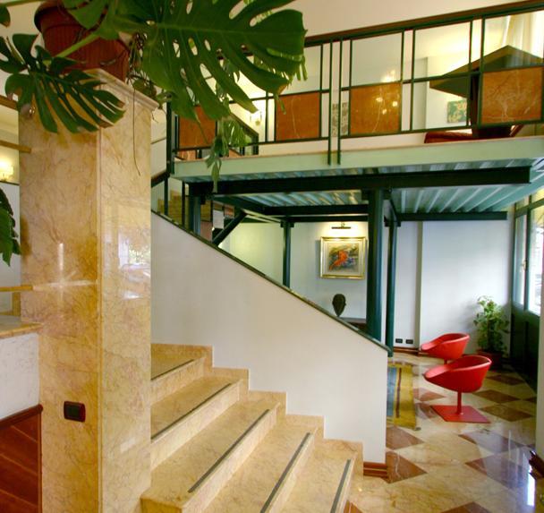 Carlo Magno Hotel